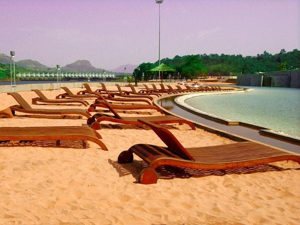 Aamby Valley City Lonavala Eksteriør bilde The beach at the resort