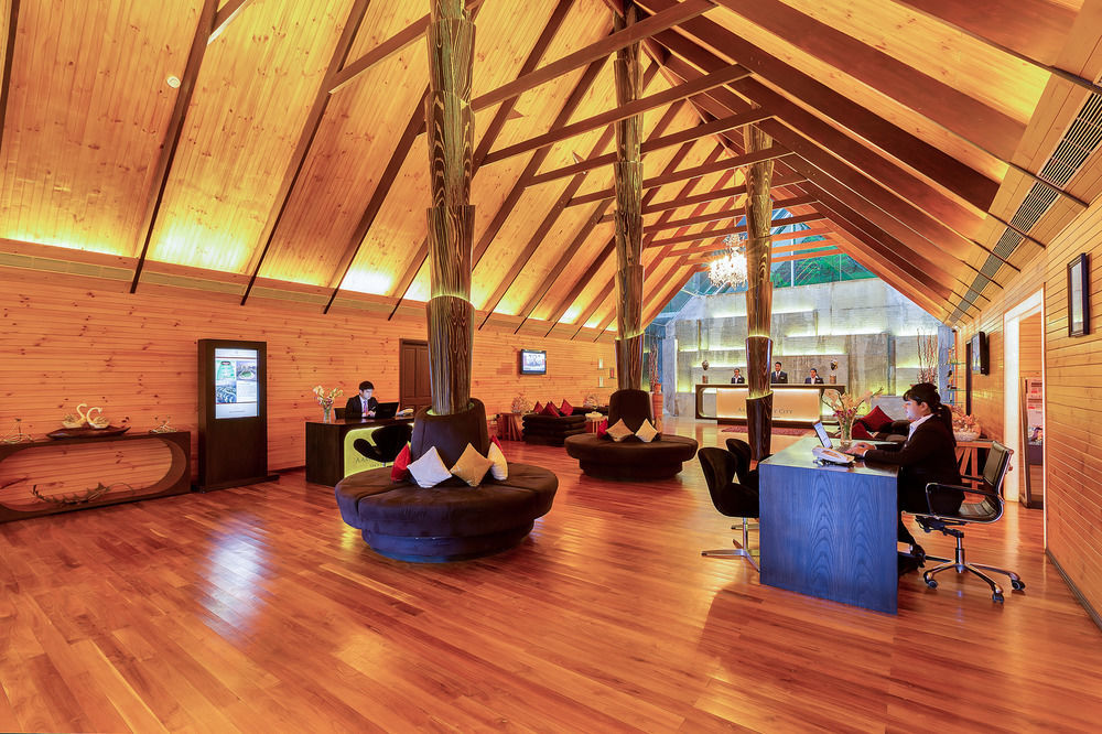 Aamby Valley City Lonavala Eksteriør bilde The interior of the lounge