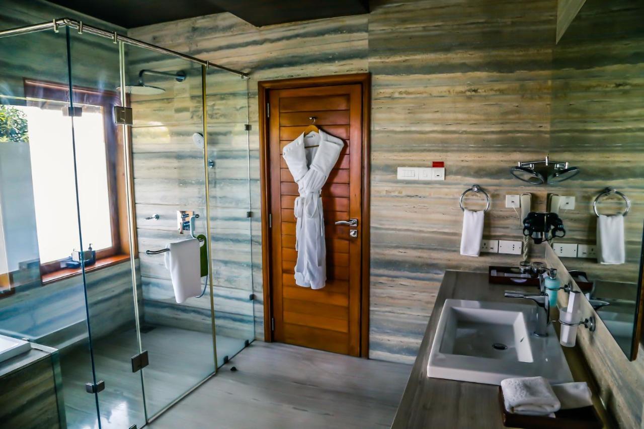 Aamby Valley City Lonavala Eksteriør bilde A bathroom in a hotel